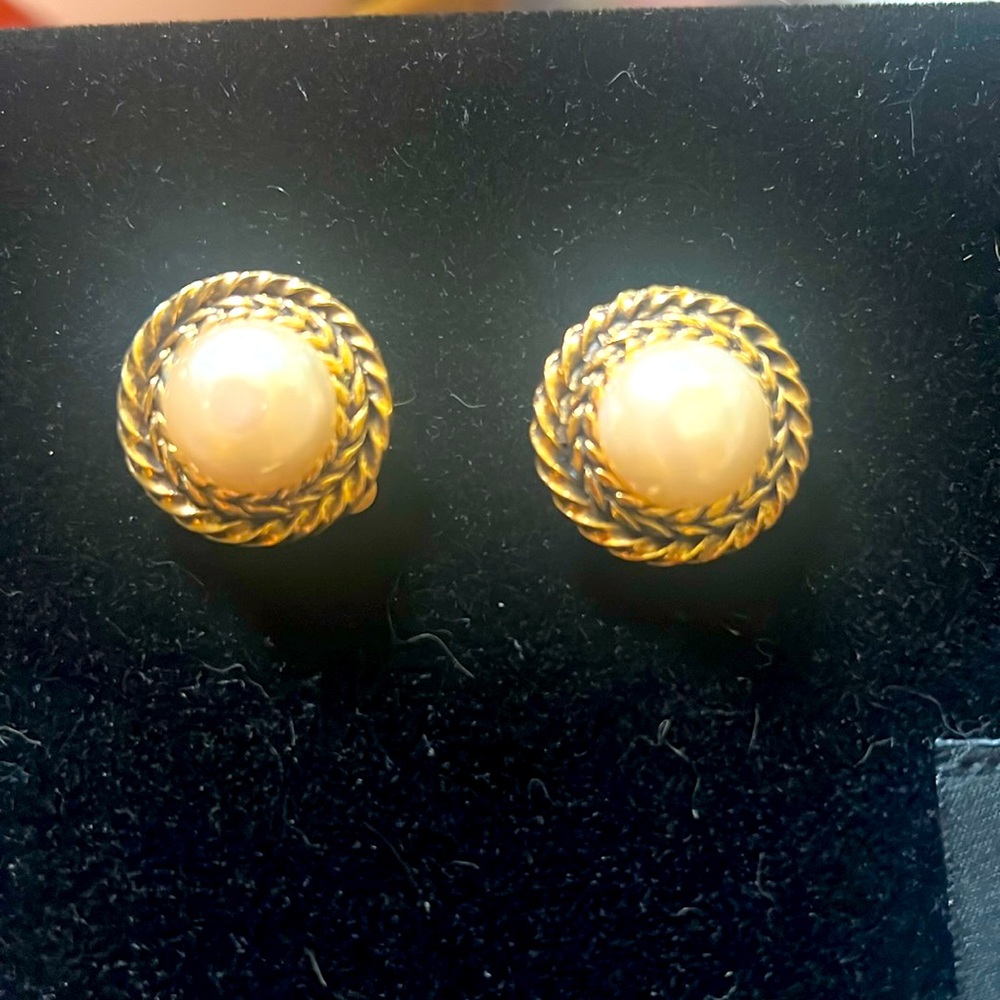 Chanel gold & faux pearl clip on earrings like new condition very classic!